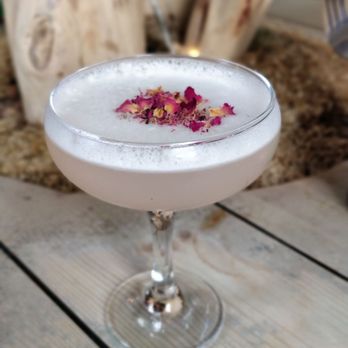 Mowgli - Lychee rose martini, the prettiest drink I've ever had (I think). - Indian Near Me - Liverpool, XMS