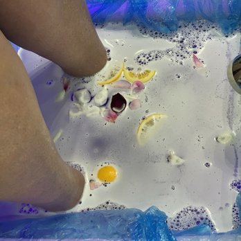Dazy Daisy Nails & Spa - Nail Salons Near Me - Orange, California