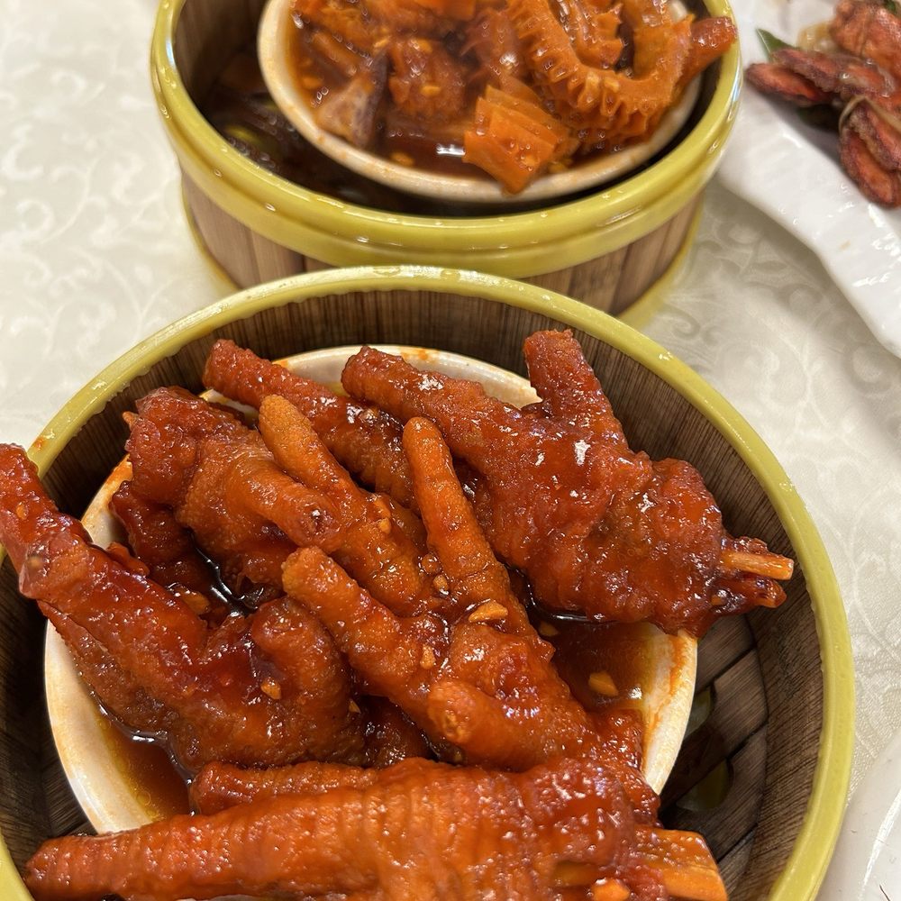 Neptune Seafood Restaurant - Steamed chicken feet & steamed spicy beef tripe - Dim Sum Near Me - Coquitlam, British Columbia