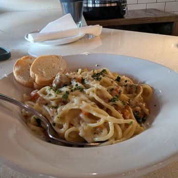 The Surfing Pig Hawaii - Bolognese pasta - Cocktail Bars Near Me - Honolulu, Hawaii The Surfing Pig Hawaii - Bolognese pasta - Cocktail Bars Near Me - Honolulu, Hawaii