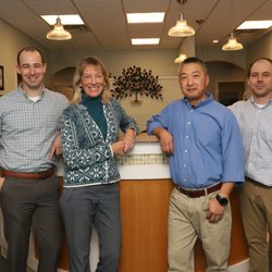 Brown Chiropractic - Dr. Andrew deBethune, Dr. Rebecca Brown, Dr. Steve Siu, Dr. Andrew Wawra