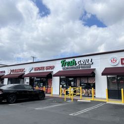 Fresh Grill Mediterranean - Fresh Grill Mediterranean outside