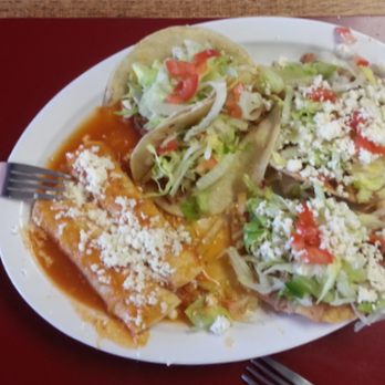Los Cuates - a plate of mexican food - Mexican Near Me - Brownsville, Texas Los Cuates - a plate of mexican food - Mexican Near Me - Brownsville, Texas