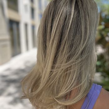 Perfecta Hair Studio - Baby lights with contrast - Hair Stylists Near Me - Coral Gables, Florida Perfecta Hair Studio - Baby lights with contrast - Hair Stylists Near Me - Coral Gables, Florida