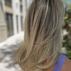 Perfecta Hair Studio - Baby lights with contrast