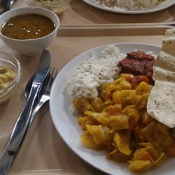Krishna's Cuisine - Vegetarian plate for 160 nok. lentil soup, rice, chutney, pappodom, yogurt cold vegetable dish, cabbage, carrot and potatoes and tofu curry