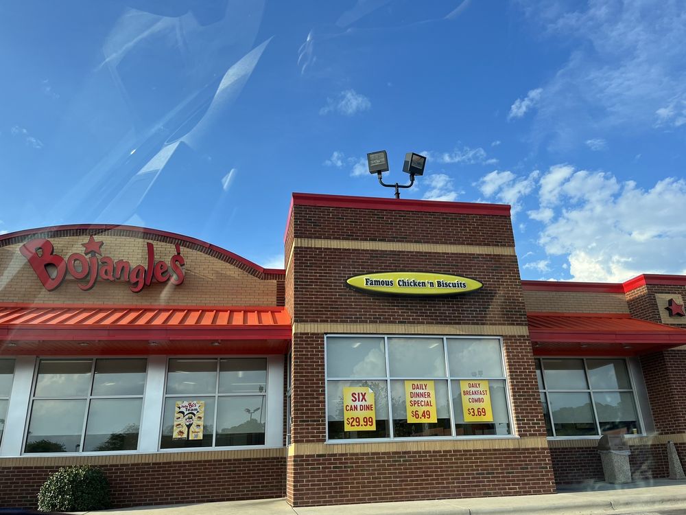 BOJANGLES’ FAMOUS CHICKEN ‘N BISCUITS 800 N Main St, Robersonville, North Carolina Fast Food