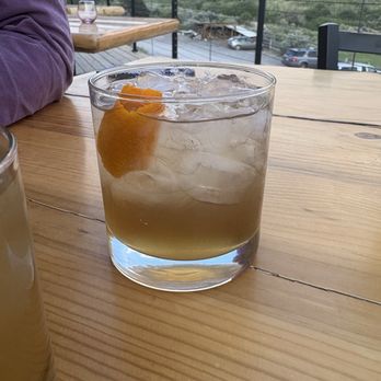 Sweetwater Kitchen - Sweet tea whiskey cocktail - New American Near Me - Boulder, Utah