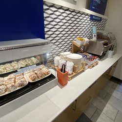 Holiday Inn Express Quebec City - Breakfast Station