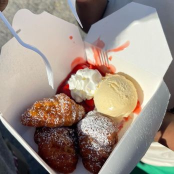 FunOhCakes - Funohcakes' Original Funssants - It's funnel cake croissants - Desserts Near Me - Fort Mill, South Carolina