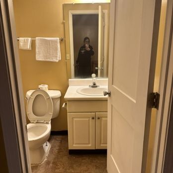 Superior Creek Lodge - Full bath - Hotels Near Me - Kennesaw, Georgia Superior Creek Lodge - Full bath - Hotels Near Me - Kennesaw, Georgia