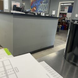 Sherwin-Williams Commercial Paint Store - No one came to help