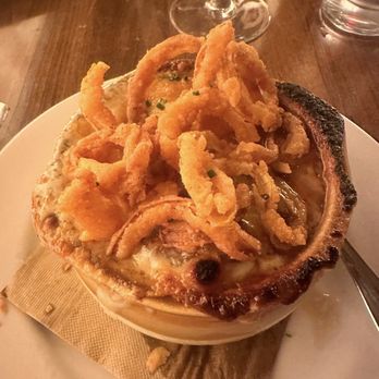 David Burke Prime - French Onion Soup - OMG - Fried onions on top - Steakhouses Near Me - Mashantucket, Connecticut