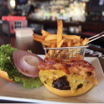 Francey Brady's - Irish Pub Near Me - Yonkers, New York