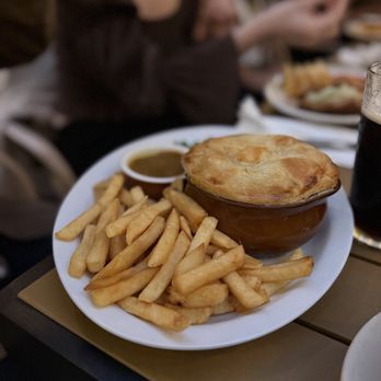 Robin Hood British Pub - Chicken Curry Pie - British Near Me - Sherman Oaks, California Robin Hood British Pub - Chicken Curry Pie - British Near Me - Sherman Oaks, California