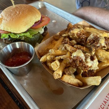 FM Kitchen & Bar - Green Chili Burger and Chili Fries - Bars Near Me - Houston, Texas FM Kitchen & Bar - Green Chili Burger and Chili Fries - Bars Near Me - Houston, Texas