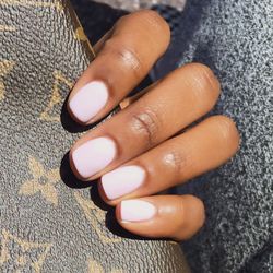 Yen Nails - Shellac Manicure in the colour Winter Glow