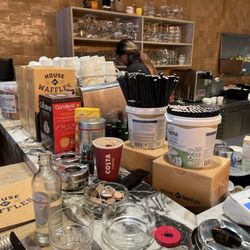 House of Waffles - Restaurant