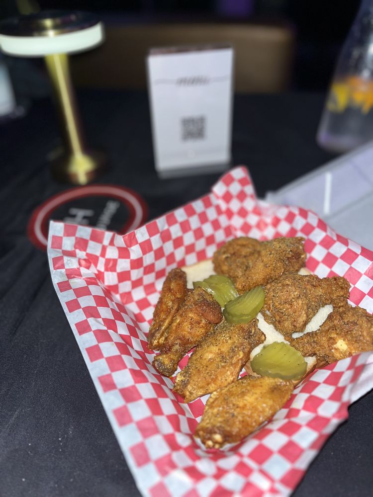 H LOUNGE Updated September 2024 12 Photos 1801 Jefferson St