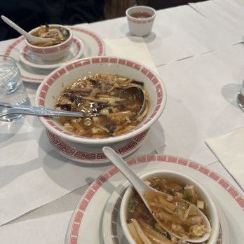 Lai Lai Restaurant - Hot & Sour Soup / 酸辣湯 - Chinese Near Me - Millbrae, California