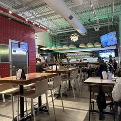 Sushi Garden - Inside