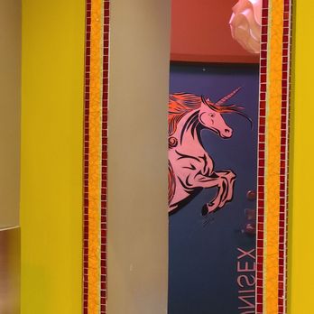 Mallard Ice Cream - Bathroom foyer peekaboo - Ice Cream & Frozen Yogurt Near Me - Bellingham, Washington Mallard Ice Cream - Bathroom foyer peekaboo - Ice Cream & Frozen Yogurt Near Me - Bellingham, Washington