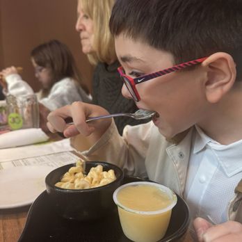 30hop - Kids Mac - Breakfast & Brunch Near Me - OMAHA N, Nebraska