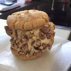 Curb Your Appetite - Snicker doodle cookie with pumpkin I cream and candied pecans