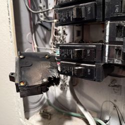 Rivas Electrical Systems - Faulty recalled circuit breaker, melted from overheating