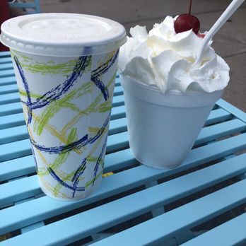 Center Scoop - 6 oz milkshake & 2 scoop sundae - Ice Cream & Frozen Yogurt Near Me - Manchester, Connecticut