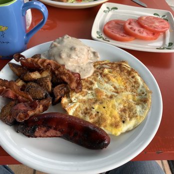 Daydreamers - Smoked Georgia special.  Sliced tomatoes. - Breakfast & Brunch Near Me - Safety Harbor, Florida