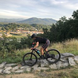 Tannery Knobs Mountain Bike Park - Intermediate/advanced trail options with great views!