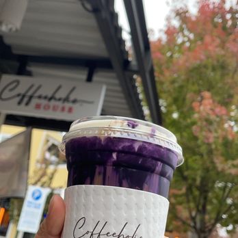 Coffeeholic House - Coffeeholic dream w/ ube drizzle - Coffee & Tea Near Me - Seattle, Washington