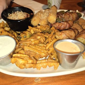 JP's Hy Iu Hee Hee - Sample platter - Pizza Near Me - Gig Harbor, Washington