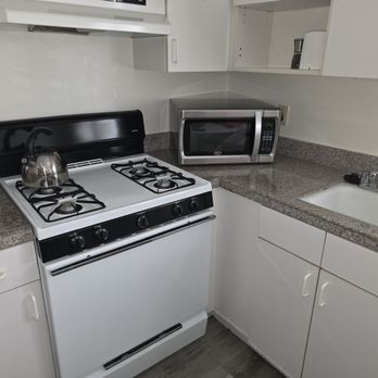 Magic Castle Hotel - Kitchenette - Hotels Near Me - Los Angeles, California Magic Castle Hotel - Kitchenette - Hotels Near Me - Los Angeles, California