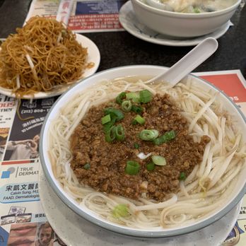 Delicious Food Corner - Mince pork with rice noodles in soup and a side of no meat chow mein. - Hong Kong Style Cafe Near Me - Rosemead, California Delicious Food Corner - Mince pork with rice noodles in soup and a side of no meat chow mein. - Hong Kong Style Cafe Near Me - Rosemead, California