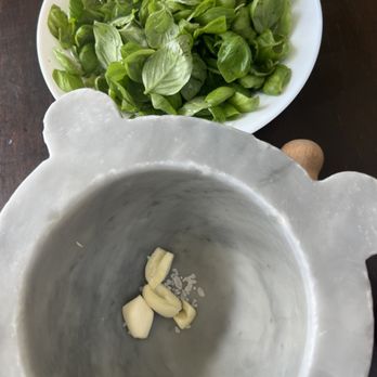 Nessun Dorma - Pesto making - Tapas/Small Plates Near Me - Manarola, SP
