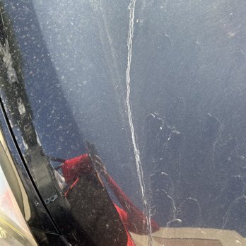 Ocean Park Inn - Bird droppings that burned into the hood of my car and ruined the paint - San Diego, CA