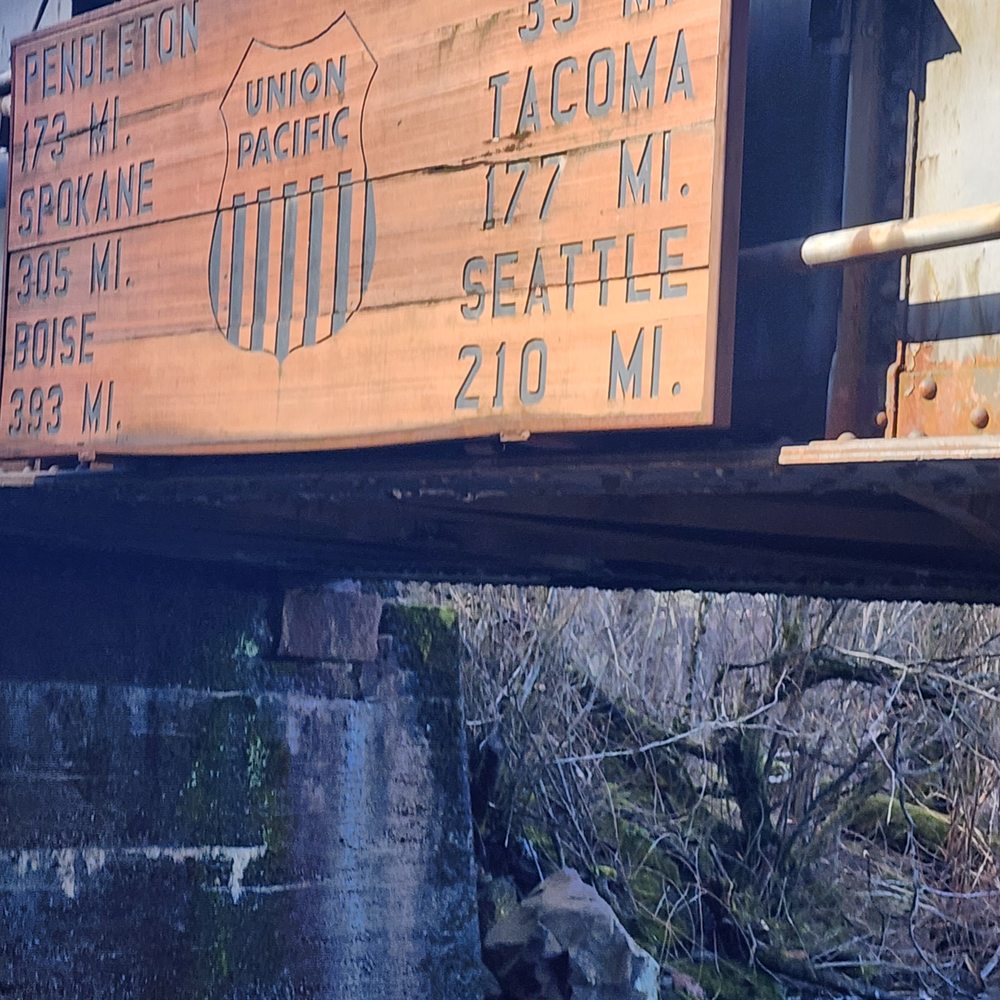 Multnomah Falls - Hiking Near Me - Bridal Veil, Oregon Multnomah Falls - Hiking Near Me - Bridal Veil, Oregon