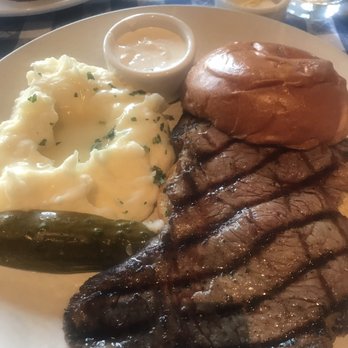 Perry's - Embarcadero - Prime Rib sandwich blue plate - American Near Me - San Francisco, California Perry's - Embarcadero - Prime Rib sandwich blue plate - American Near Me - San Francisco, California