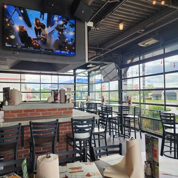 Primanti Bros. Restaurant and Bar - Sports Bars Near Me - York, Pennsylvania Primanti Bros. Restaurant and Bar - Sports Bars Near Me - York, Pennsylvania