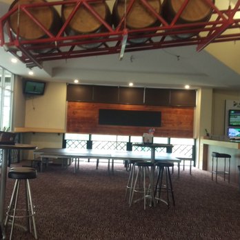 Beenleigh Tavern - Stage - Hotels Near Me - Beenleigh, QLD