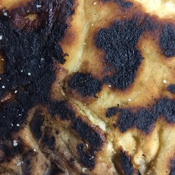 Fugazzi Pizza - Burnt pizza crust - Pizza Near Me - Montreal, Quebec Fugazzi Pizza - Burnt pizza crust - Pizza Near Me - Montreal, Quebec