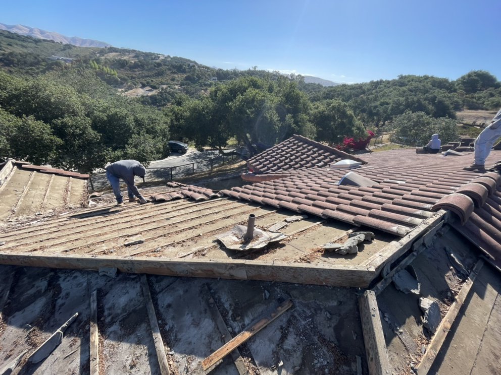 Slide of B&R Roofing & Tear Off