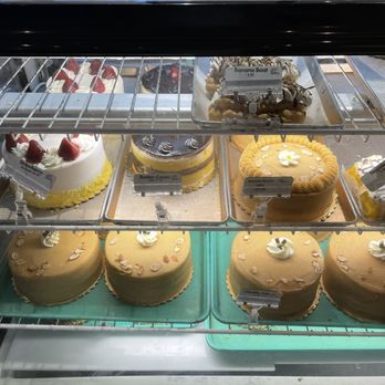 Liliha Bakery - Bakeries Near Me - Honolulu, Hawaii