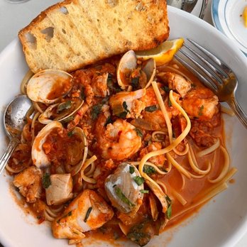 Lure Fish House - Next time I try the cioppino, I'm gonna do it without the linguine. I didn't need it and I would really enjoyed the sauce without it. - Seafood Near Me - Porter Ranch, California