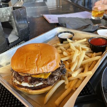 Blackbird Tavern - Blackbird Burger - Burger was charred and did not have much flavor. Fries were cold :( - Gastropubs Near Me - Temecula, California
