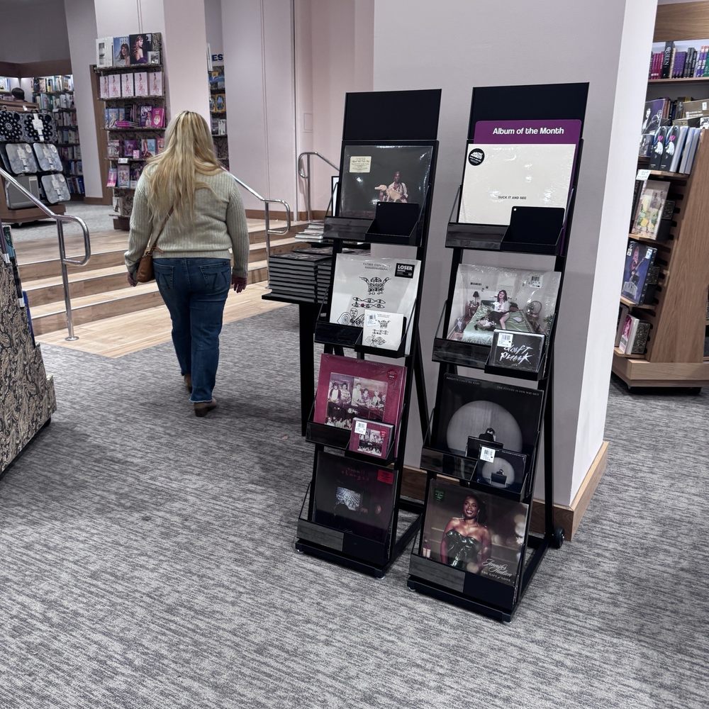 Barnes & Noble - Bookstores Near Me - Walnut Creek, California