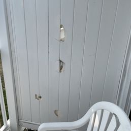 Holes in the decking. Holes in the decking.