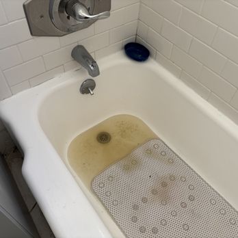 PAC Properties - Sewage water in the tub. - Property Management Near Me - Los Angeles, California